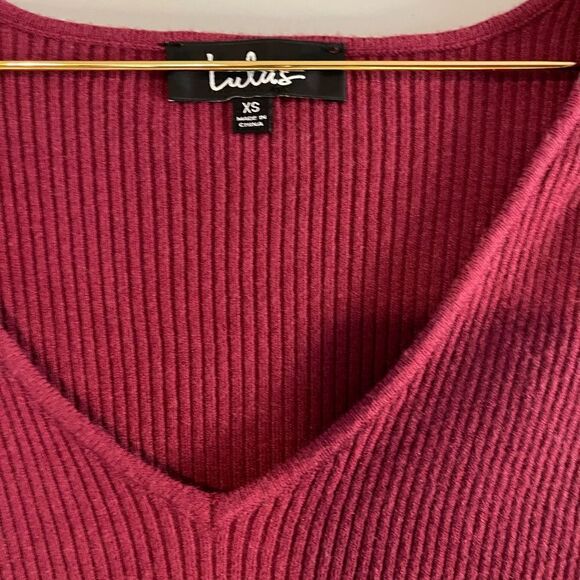 Lulus Jourdaine Berry Red Bell Sleeve Sweater Dress || SZ XS - Picture 8 of 13